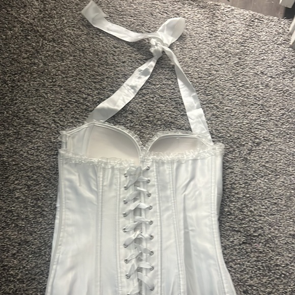 White Brand New Corset Size XS - Picture 2 of 4